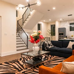 The Onyx: 4-Story Houston Retreat w/ Private Rooftop