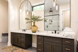 The Horizon: Skyline 5-Bed Retreat + Private Rooftop | Houston - Image 5