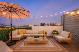 Twin Homes w/ 2 Rooftops! Sleeps 20 - Image 3