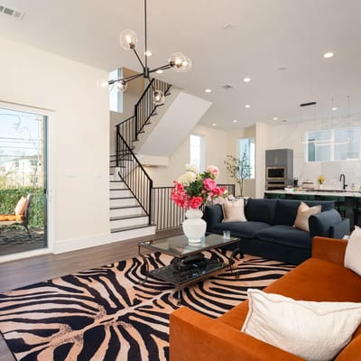 4BR Urban Oasis | Rooftop | FIFA | Gym | Nr Dwntwn