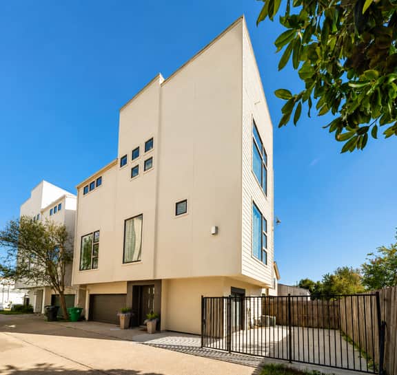 Modern Living in Houston | 3-Story Near Everything - Image 5