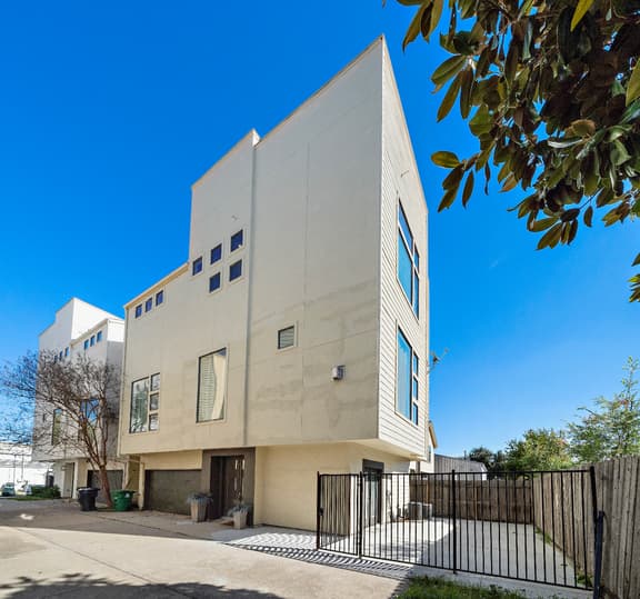 Modern Living in Houston | 3-Story Near Everything