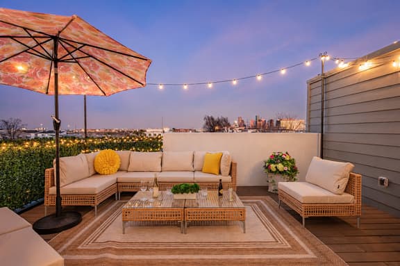 The Horizon: Skyline 5-Bed Retreat + Private Rooftop | Houston - Image 1