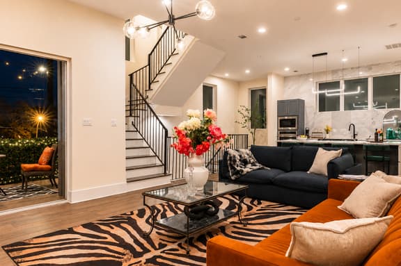 The Onyx: 4-Story Houston Retreat w/ Private Rooftop - Image 1