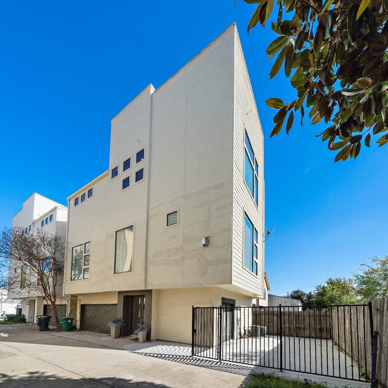 Modern Living in Houston | 3-Story Near Everything